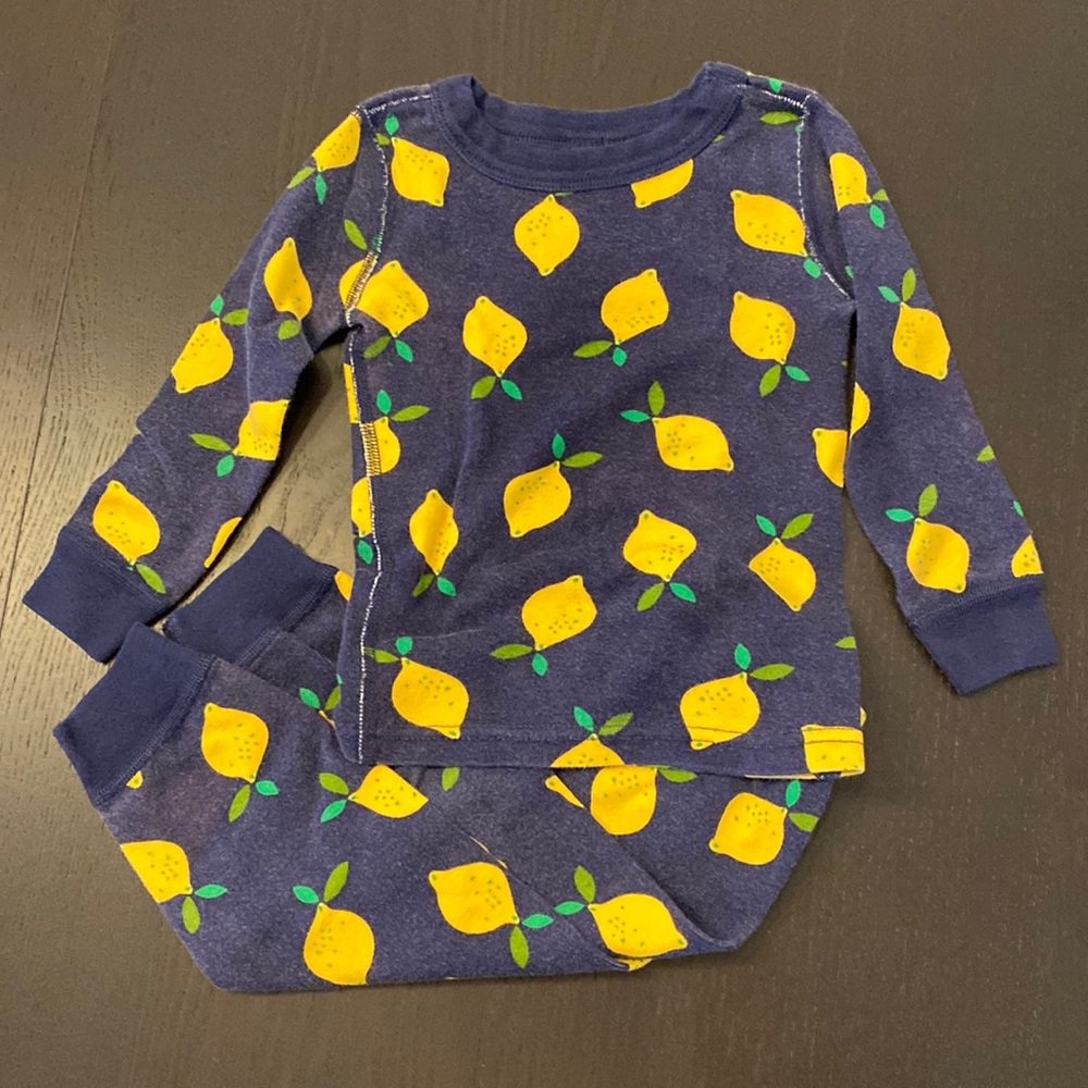 Hanna Andersson 2T long sleeve pajamas.